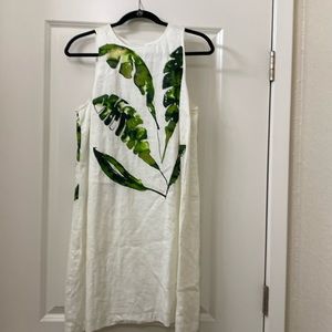 100% linen with built in lining Tommy Bahama dress.